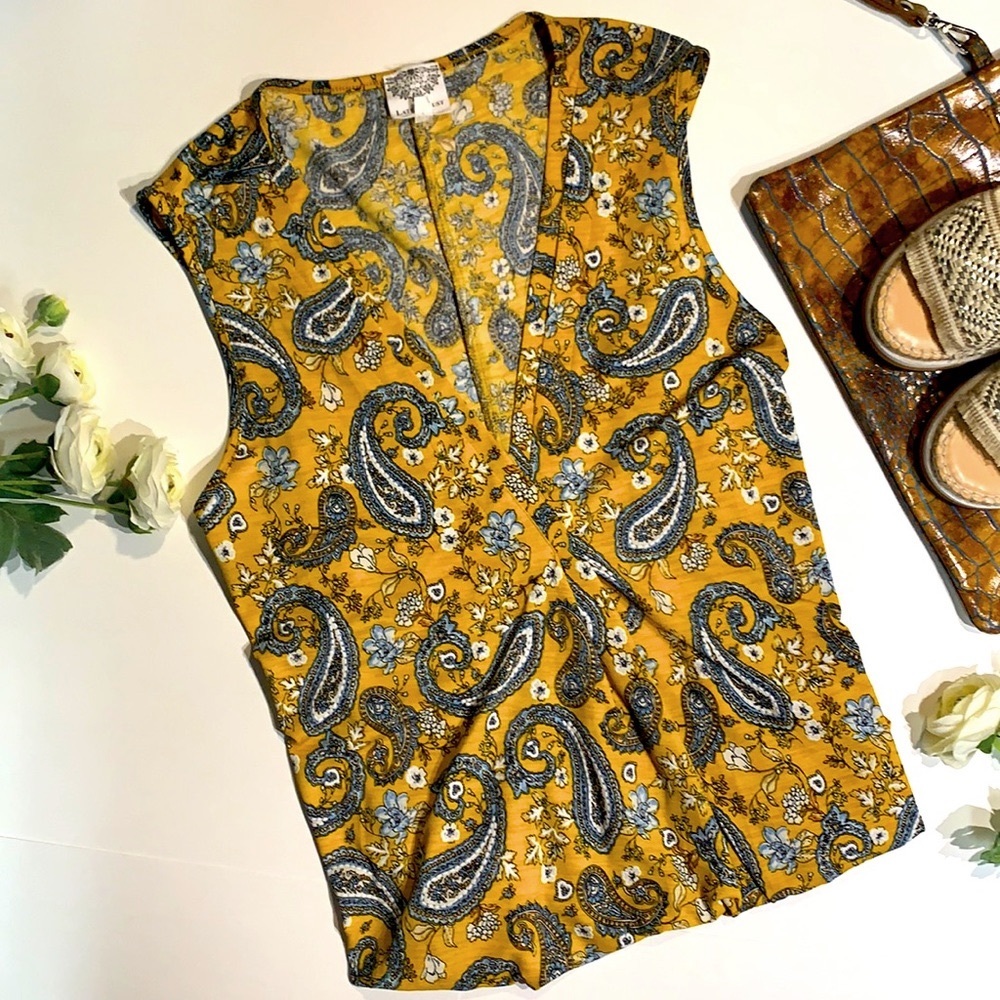NWOT Paisley Stretchy Blouse